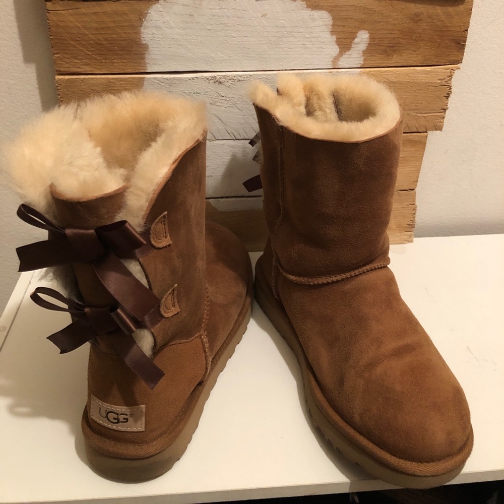 UGG Bailey Bow Boots Sz. 7